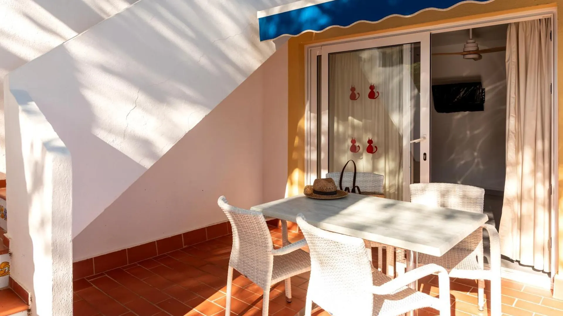 Apartamentos Las Brisas I & II Cala'N Bosch  Apartment