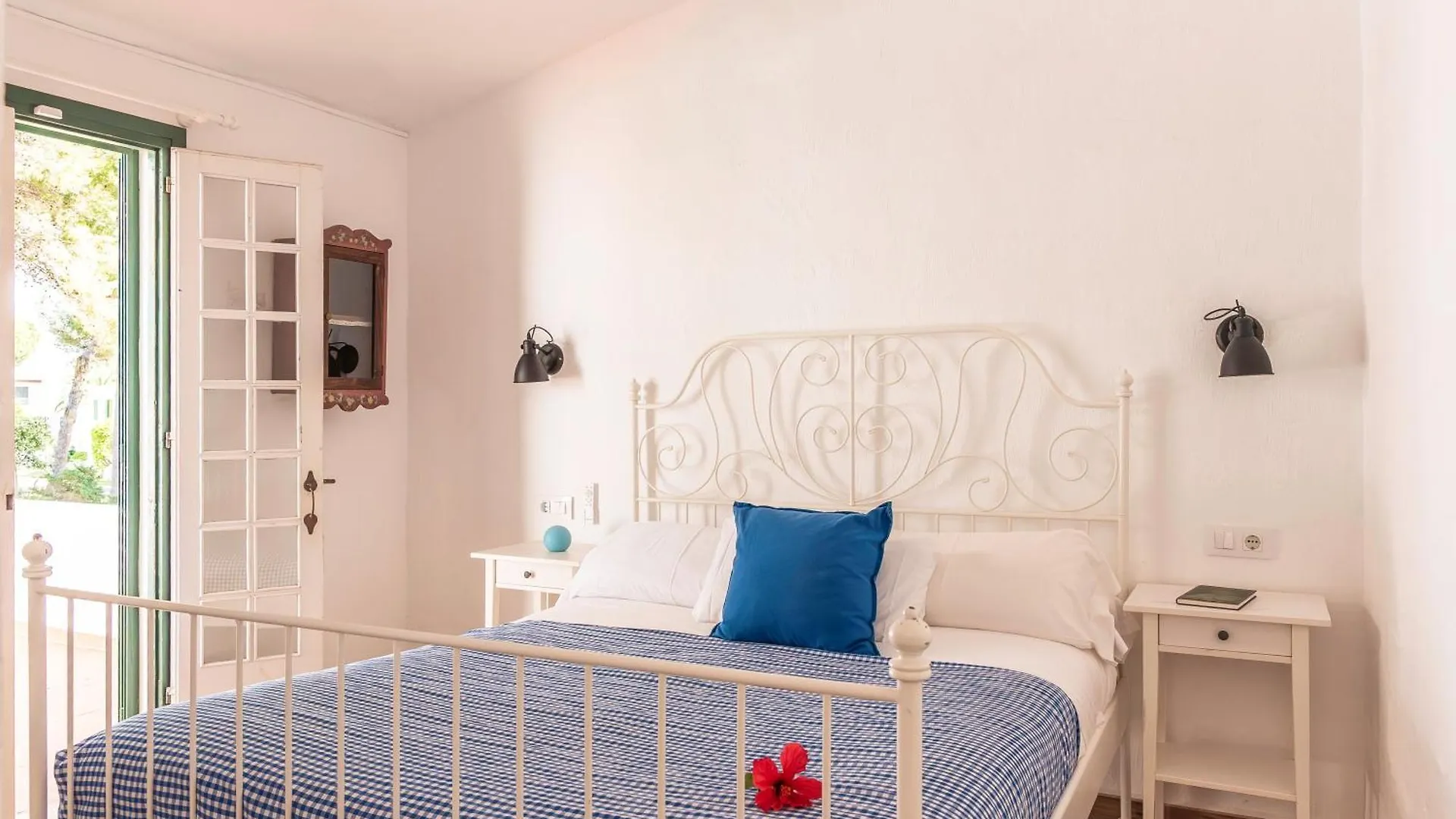 Apartment Apartamentos Las Brisas I & II Cala'N Bosch  Spain