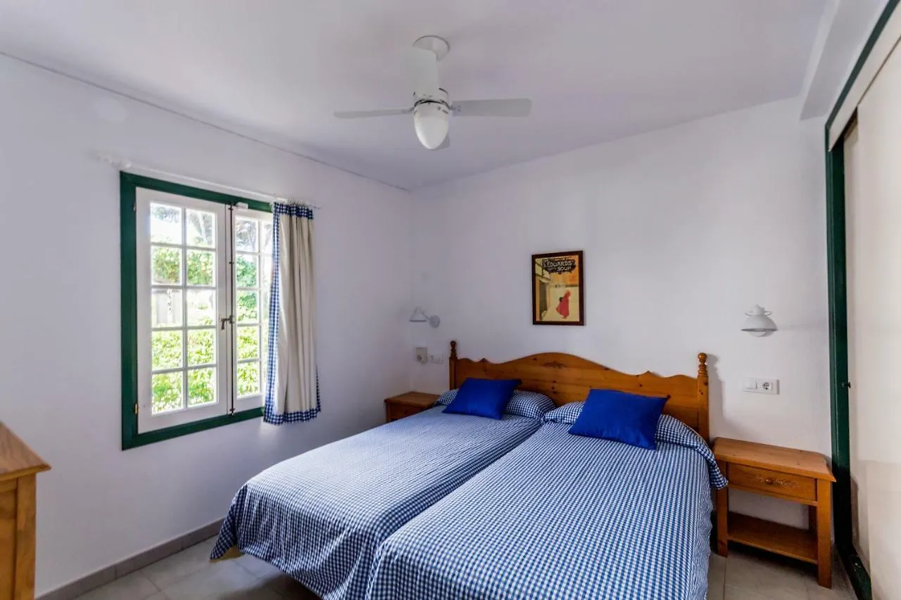 Apartamentos Las Brisas I & II كالا ان بوسش 0*,