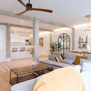 Amplio Y Moderno Con Tarima Refrescante By Staynnapartments , Bilbao Espagne