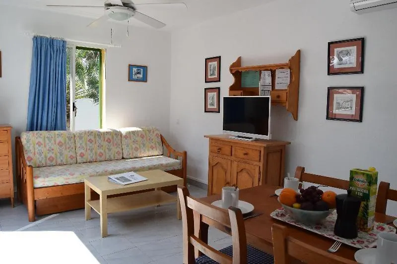Apartamentos Las Brisas I&II Cala'N Bosch
