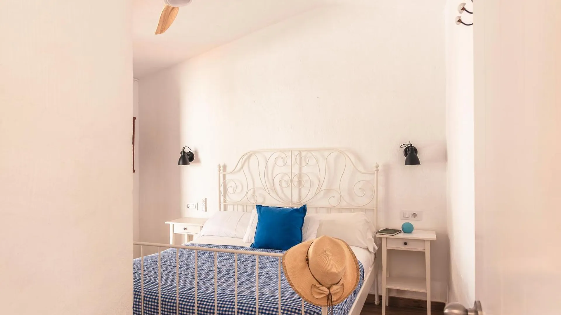 Apartamentos Las Brisas I&II Cala'N Bosch  Cala'N Bosch (Menorca)